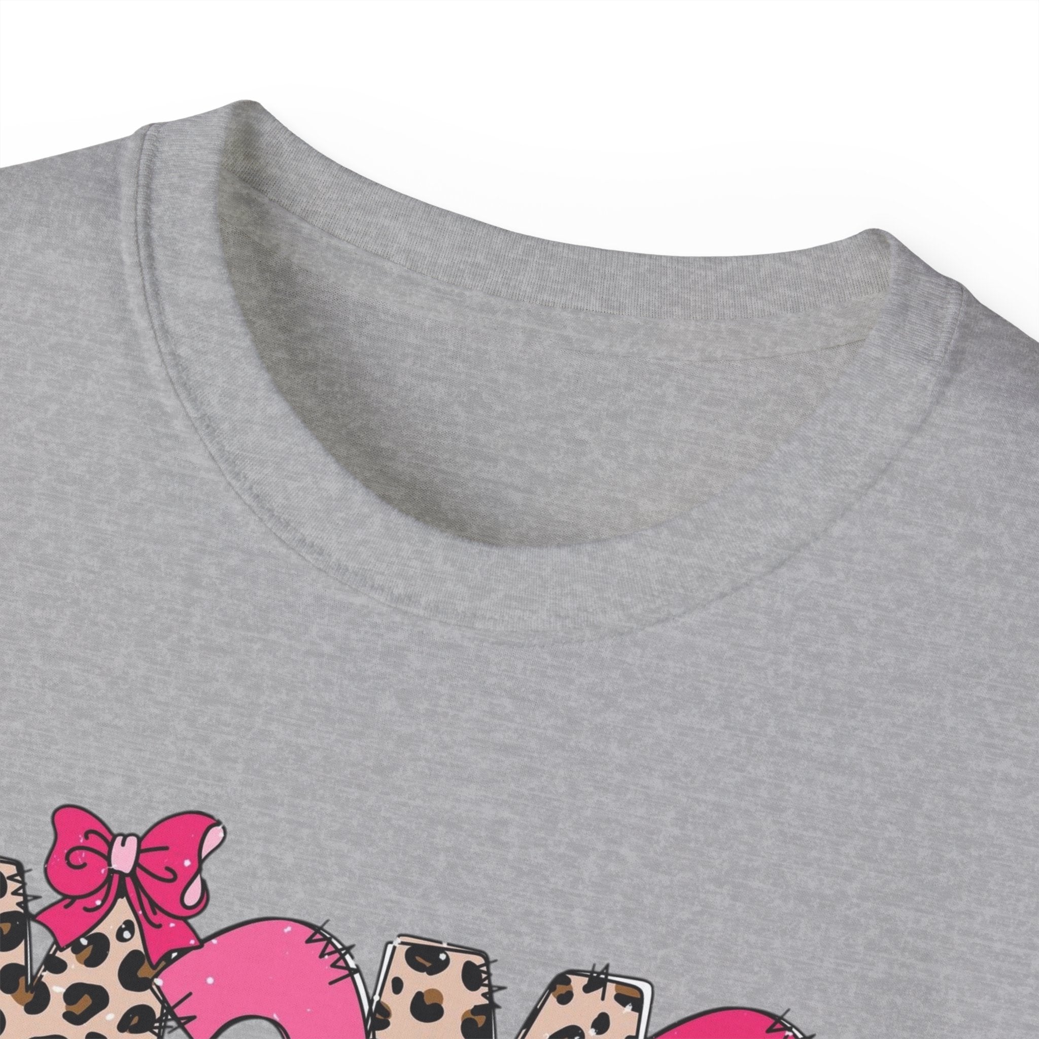 Mama Momma Leopard Pink Graphic Tee — Mother's Day Floral Bow T-Shirt
